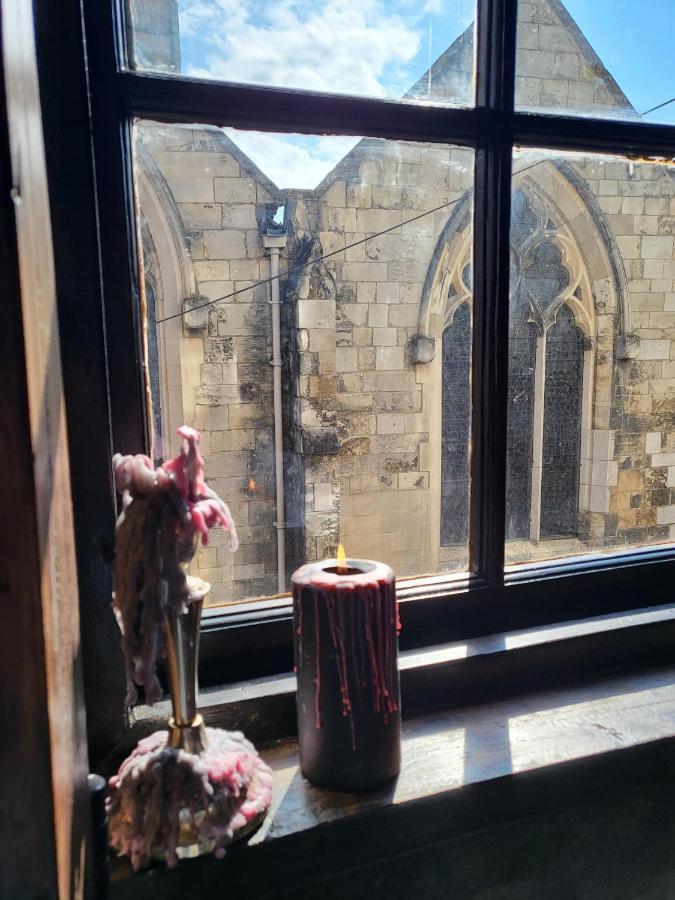 Hocus Pocus Tiny Holiday home York