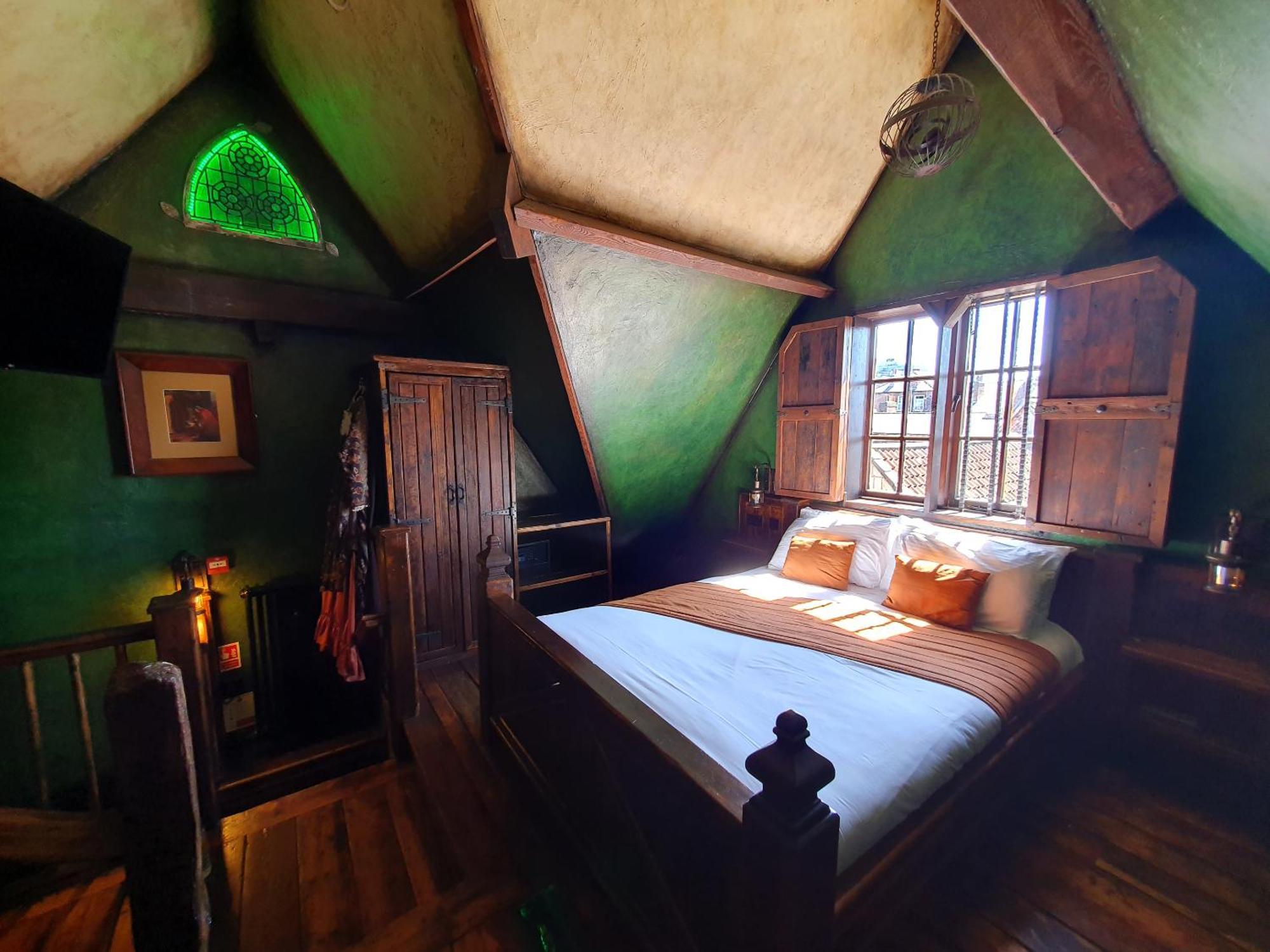 Hocus Pocus Tiny Holiday home