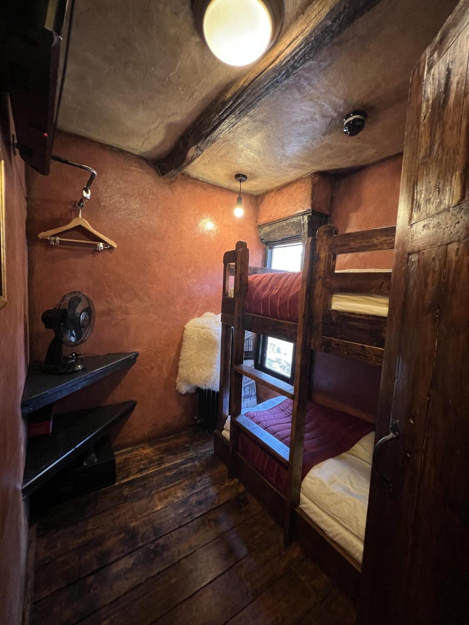 Hocus Pocus Tiny Holiday home York